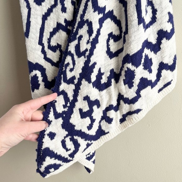 Anthropologie Moth Turson Netted Crochet Tassel Vest in Navy & Cream, M/L - Picture 6 of 12